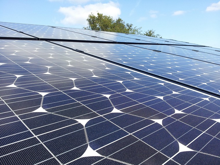 光伏膠膜和eva的區(qū)別，光伏膠膜eva和poe區(qū)別