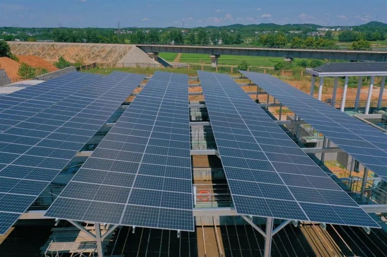 光伏電纜哪些項(xiàng)目用，光伏板與光伏板電纜怎么連接