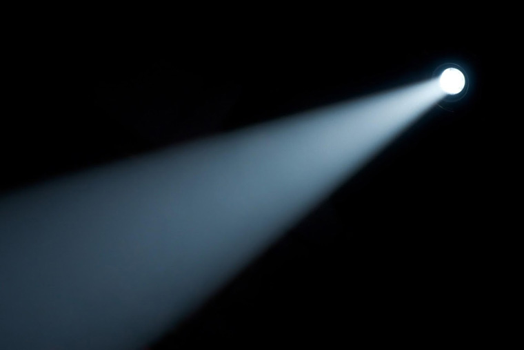 光的衰減是盡頭嗎，光子衰減定律