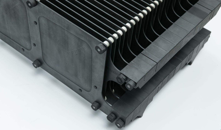 石墨舟和硅片哪個(gè)導(dǎo)電好，光伏膜涂層原理